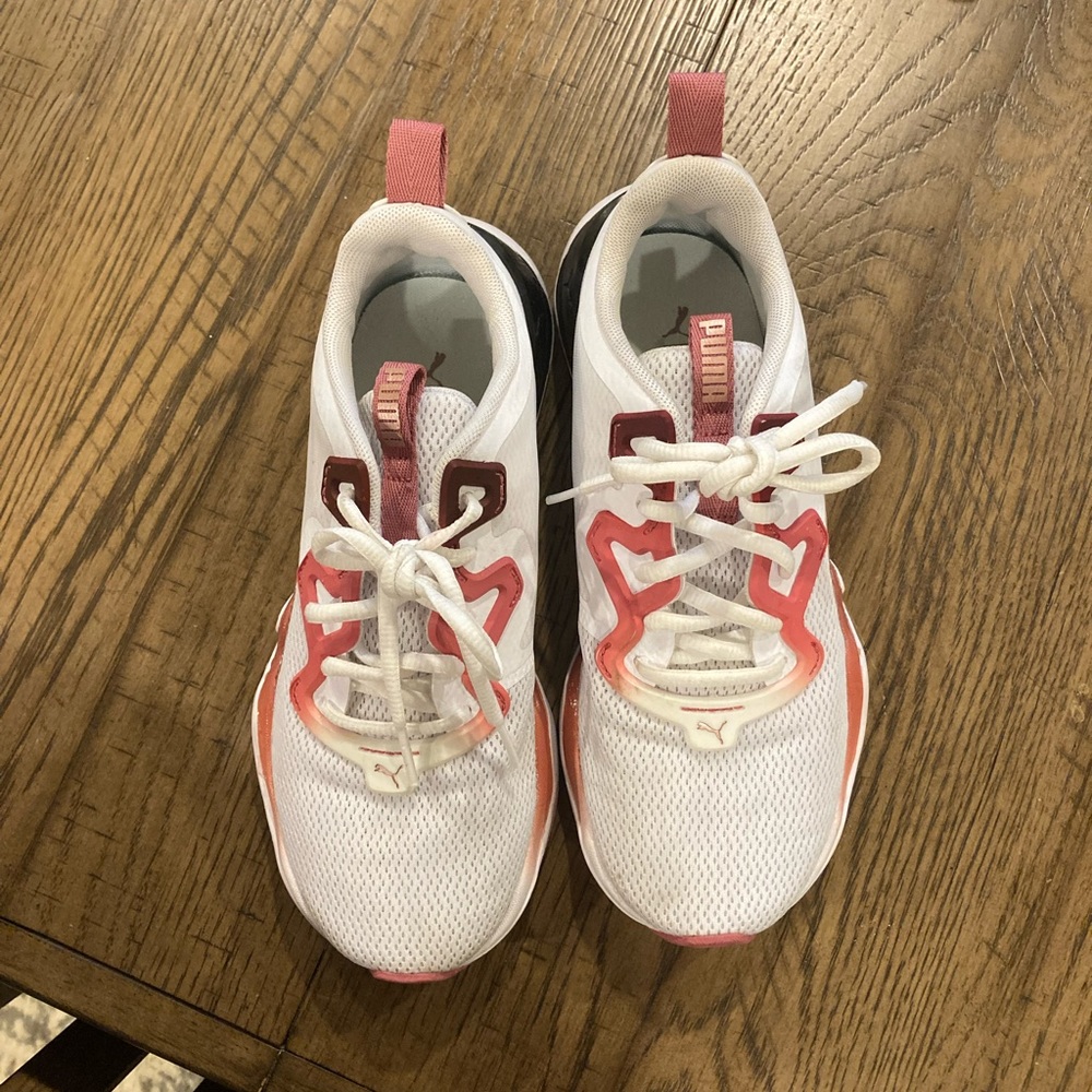 6.5 puma sneakers, women’s